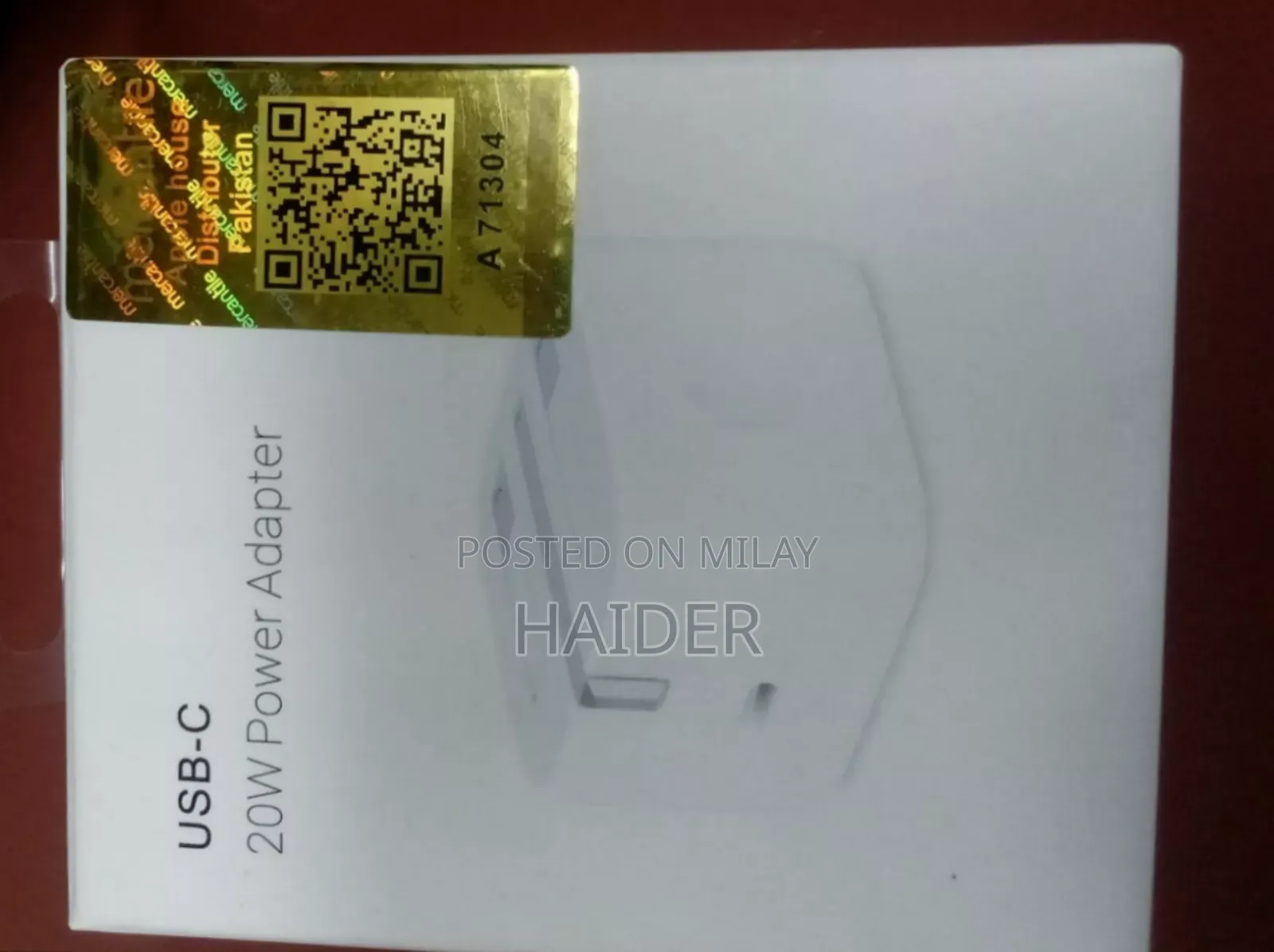 20w Usb - C Adapter With Folded Pins