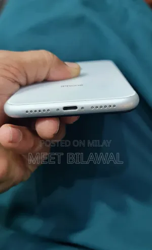 Apple iPhone XR 64 GB White