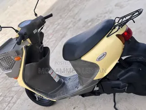 Suzuki 2023 Yellow