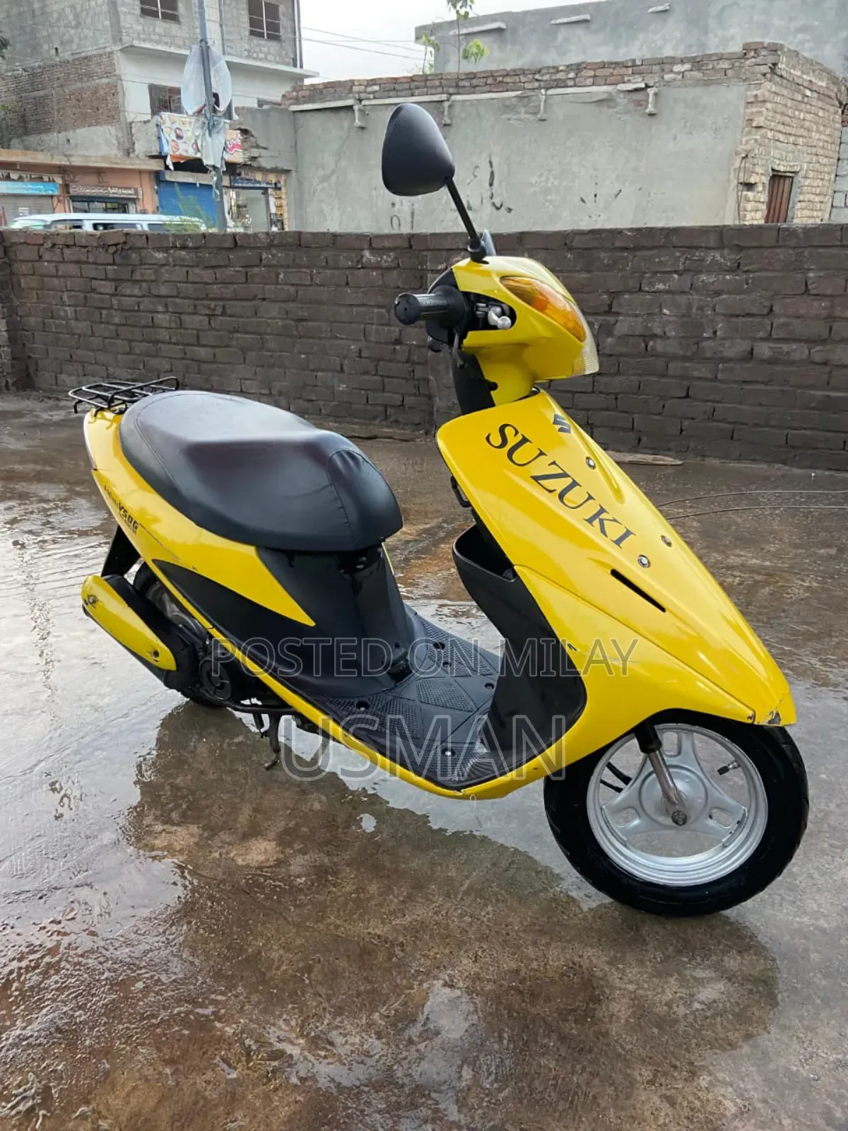 Suzuki 2023 Yellow
