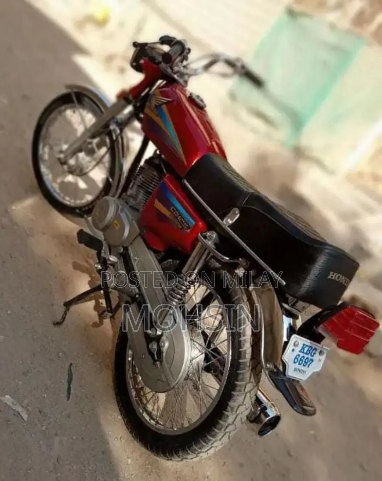 Honda 2005 Red