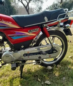 Honda 2007 Red